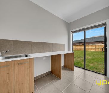 Brand New 4 bedroom Home in Donnybrook - Photo 5