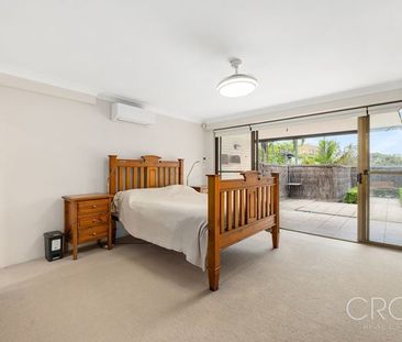 Generous Three Bedroom & Three Outdoor area Townhouse - Photo 6