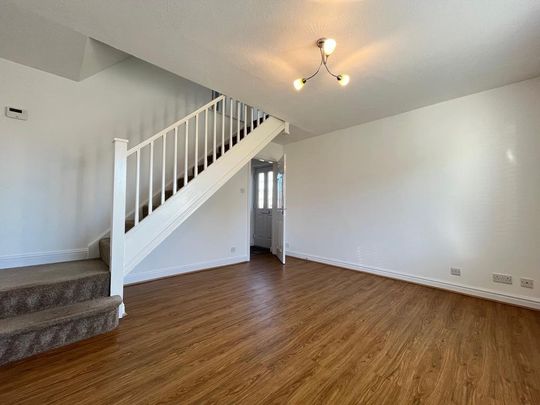2 bedroom property to rent - Photo 1