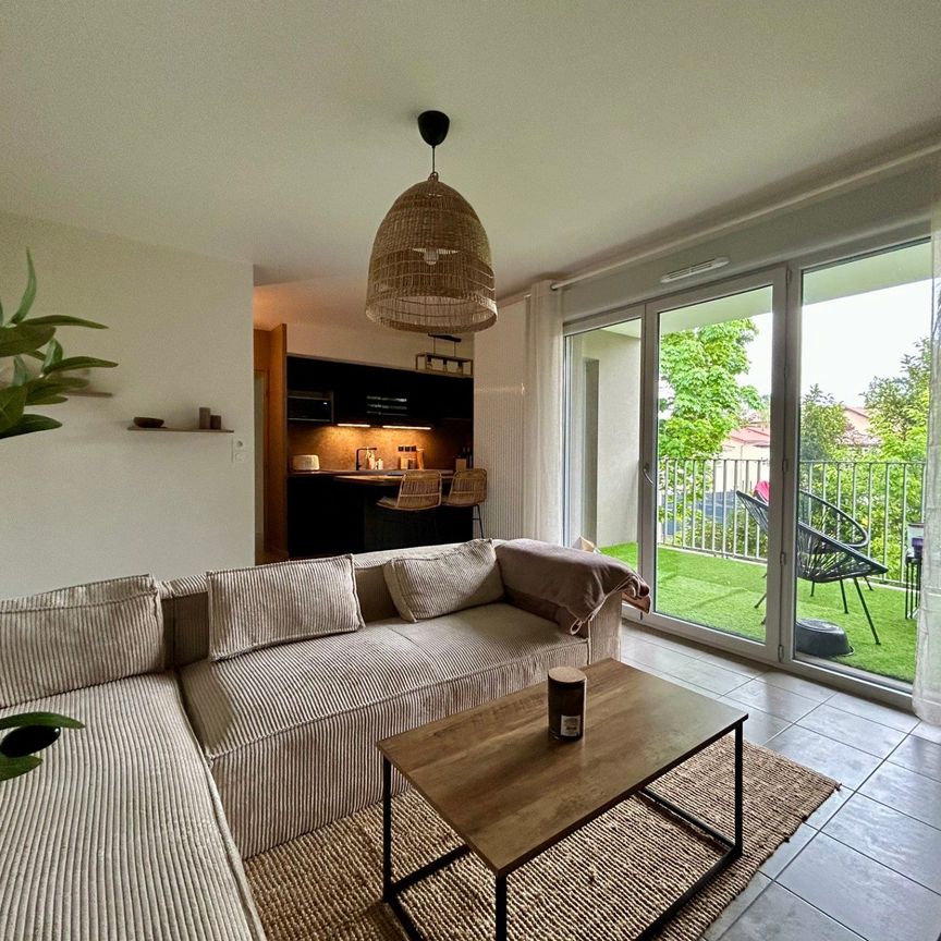 Location Appartement 2 pièces 47m² SEREZIN DU RHONE 69360 - Photo 1