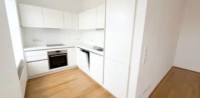 Sehr schöne und moderne 80m2, 2-Zimmer DG-Wohnung im Stilaltbau - Nähe Schlossquadrat - Photo 2