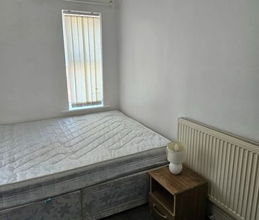 Room in a Shared House, Horsham Street, M6 - Photo 5