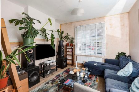 3 bedroom terraced house to rent - Photo 2