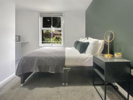 1 bedroom in a house share to rent - Photo 2