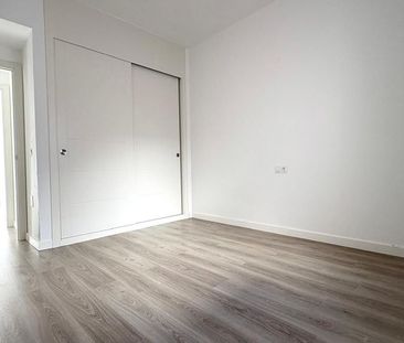 3 bedroom luxury Flat for rent in Nueva Andalucia, Andalusia - Photo 5