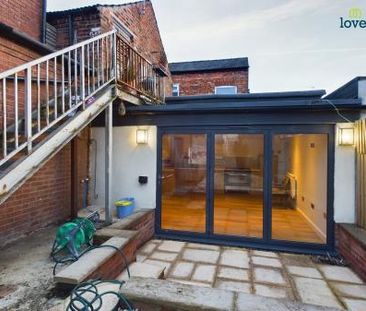 2 bedroom Flat To Let - Photo 2