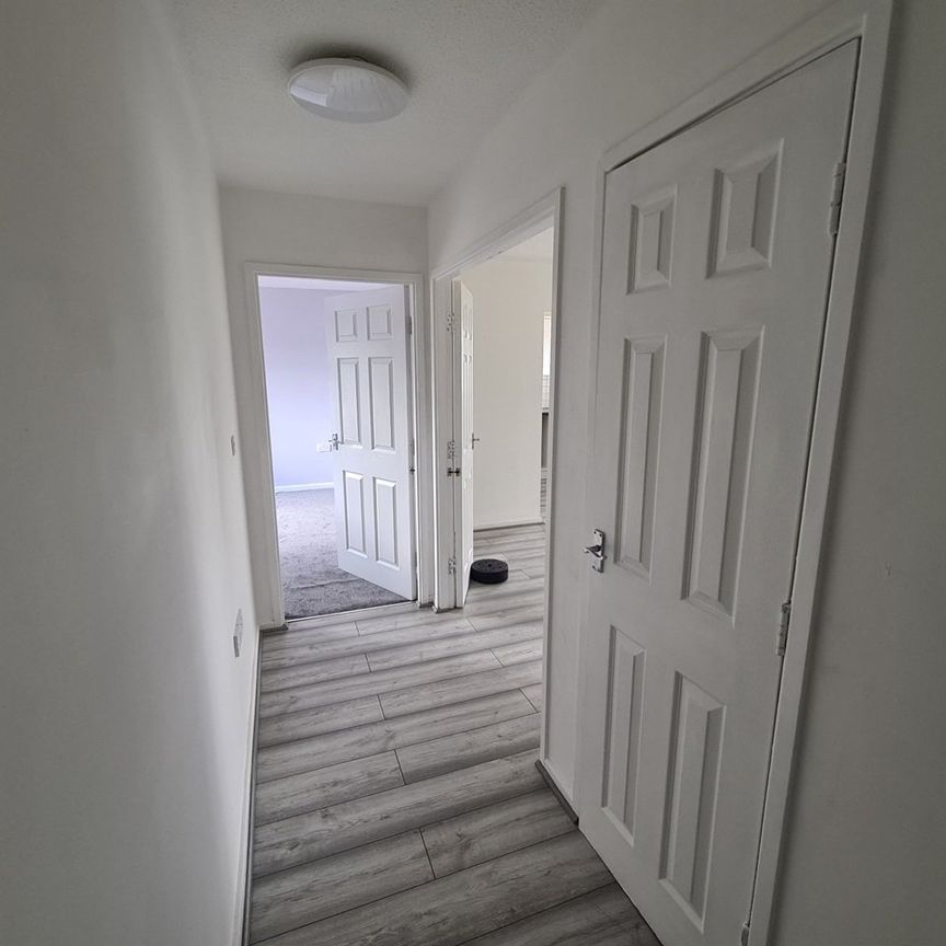 2 Bed Flat, Marshbrook Drive, M9 - Photo 1