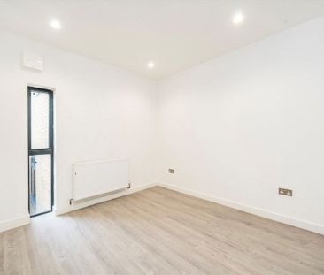 Wimbledon Hill Road, SW19 7PA, London - Photo 2