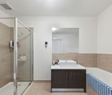 Lakeside Living Opposite Shops – Comfort, Convenience & Lifestyle - Photo 4