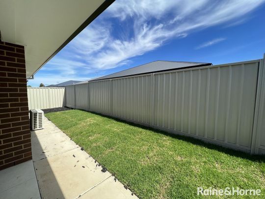 10 Andalusia Avenue, Munno Para West, SA 5115 - Photo 1