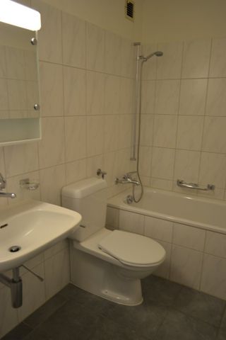 Attraktive 2-Zimmerwohnung mit Balkon in Winterthur - Photo 4