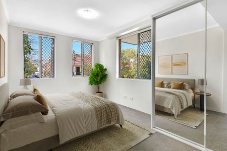 Relaxed easy care LIFESTYLE with superb convenience! - Photo 3