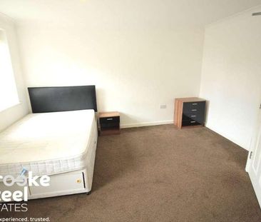 Bandy Fields Place, Salford, M7 - Photo 6