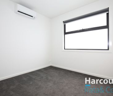Modern 3-Bedroom Home in Wollert - Photo 4