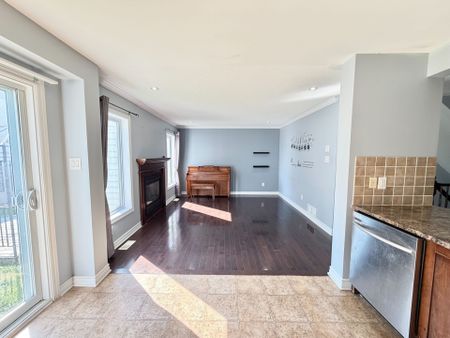 For Lease - 114 Glendore Street, Barrhaven, Ontario - Photo 3