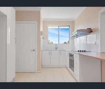 Stylish Inner-City Living with Coastal Convenience - Photo 2