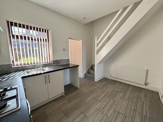 2 bedroom terraced house to rent - Photo 1