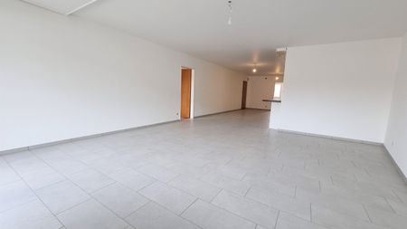 Appartement rénové de 4.5 pièces au 3ème étage - Photo 2