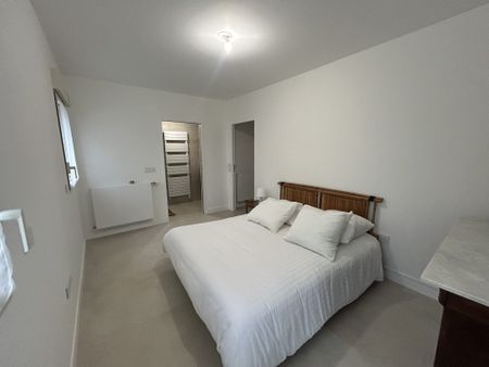 Location Appartement 3 pièces 67m² LA ROCHELLE 17000 - Photo 3