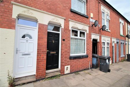 2 bedroom terraced house to rent - Photo 4