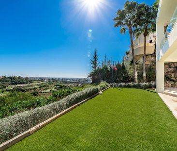 Luxury Villa for rent in Los Almendros, Benahavís, Andalusia - Photo 1