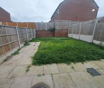 3 bedroom semi-detached house to rent - Photo 4