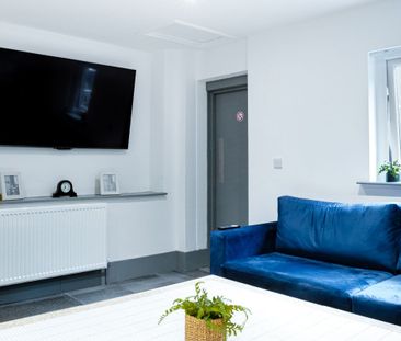 Bed 6, Borough Hotel, Great Crosshall Street, Liverpool. - Photo 1