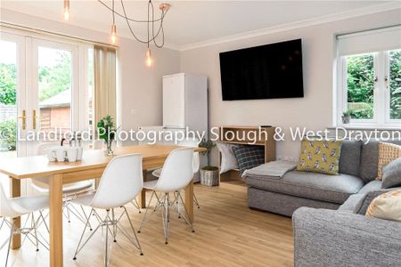 Broomfield, Guildford, Surrey, GU2 8LH - Photo 2