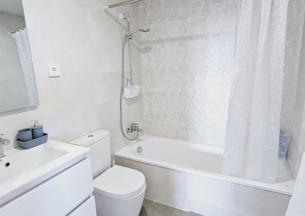 Passeig del Mare Nostrum, Badalona, Catalonia 08918