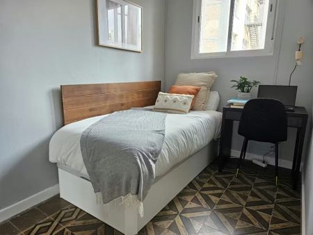 Carrer de Balmes, Barcelona, Catalonia 08007 - Photo 2