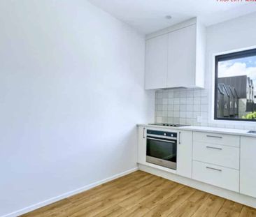Like New in Westgate! - Photo 1