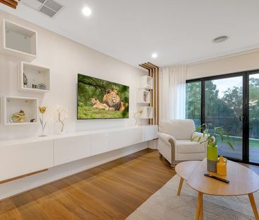 Stunning 4 Bedroom Family Home in South Morang - Photo 2