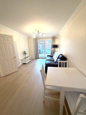 SWEEPSTAKES Dublin 4 - Photo 1