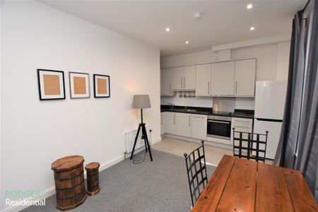 Apt 3 42, Upper Newtownards Road - Photo 5