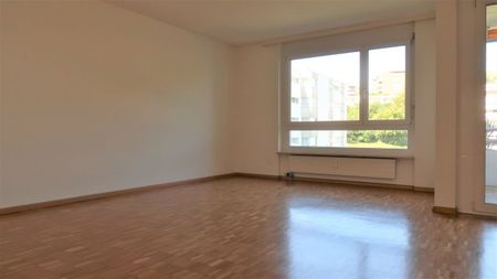 Nähe Schwimmbad, schöne 2 1/2 Zimmer-Wohnung in Aesch zu vermieten - Photo 3