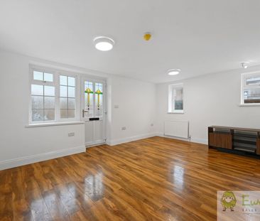 6 Bedroom - Photo 2