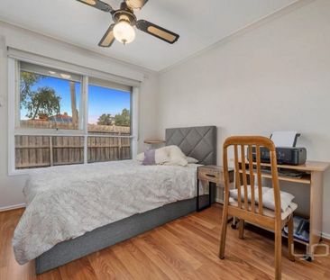 Spacious Home, Prime Location! - Photo 3