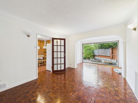 Lawson Glade, Charlton Kings, Cheltenham, Gloucestershire, GL53 - Photo 3