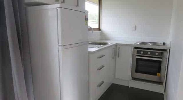 Tidy One Bedroom in Heart of Hamilton East - Photo 1