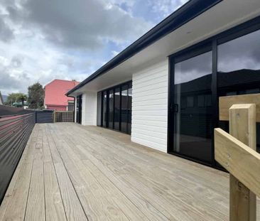 New on Willow Ave - Photo 4