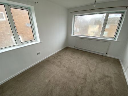 3 Bedroom House To Rent - Photo 2