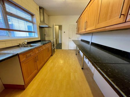 3 Bedroom House To Rent - Photo 5