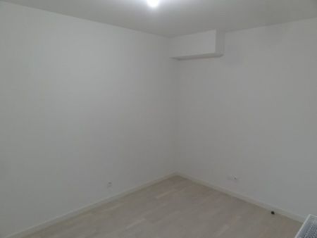 Location Appartement 3 pièces 70m² LYON 7ème - Photo 2