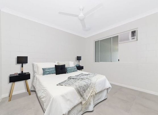 PERFECT 3 BEDROOM 1 BATHROOM DUPLEX - Photo 1