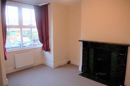 3 Bedroom Terrace House For Rent - Photo 2