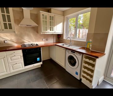 2 Bed Terraced House, Peppermead Square, SE13 - Photo 4