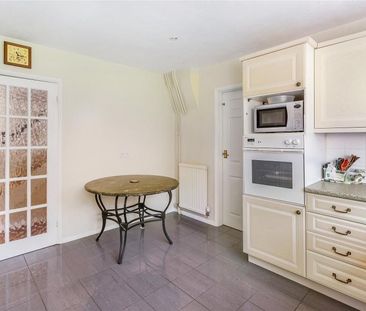 Court Green Heights, Woking, Surrey, GU22 - Photo 3