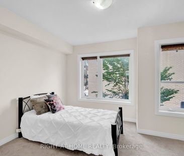 Townhouse For Lease | W8121962 - Photo 4