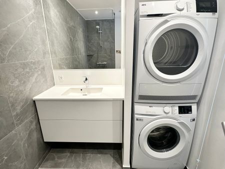 Lys 2-værelses lejlighed med altan i Nørresundby - Foto 2