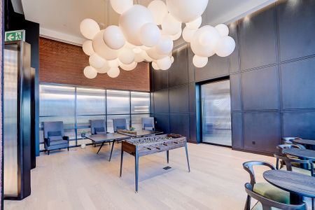 For Lease - 3200 William Coltson Avenue Unit# 724, Oakville, Ontario - Photo 4